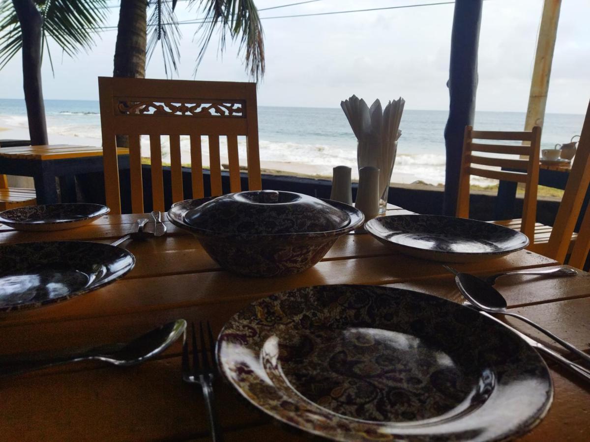 Sunchaser Beach Hotel Tangalle Exteriör bild