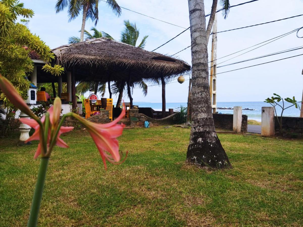 Sunchaser Beach Hotel Tangalle Exteriör bild