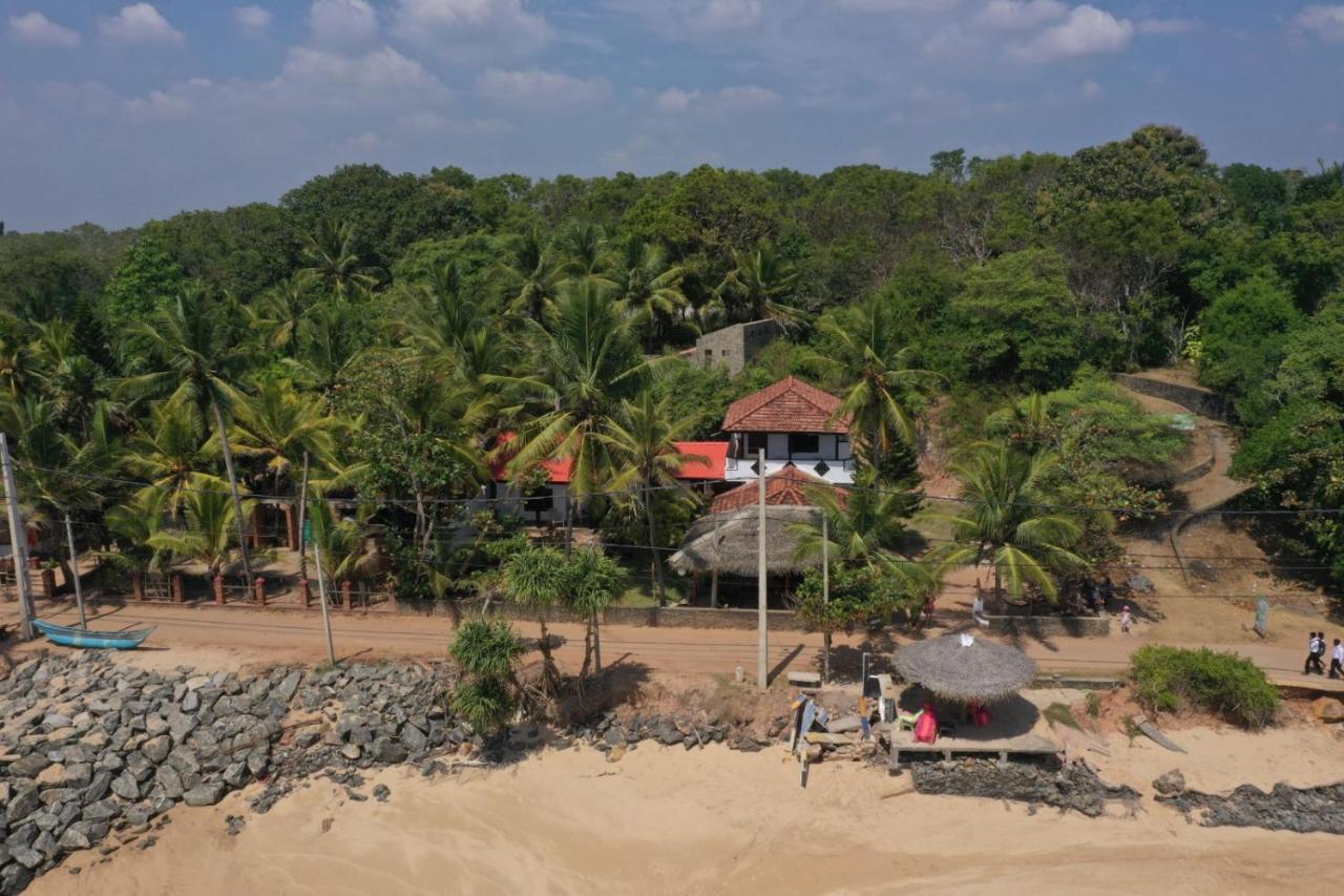 Sunchaser Beach Hotel Tangalle Exteriör bild