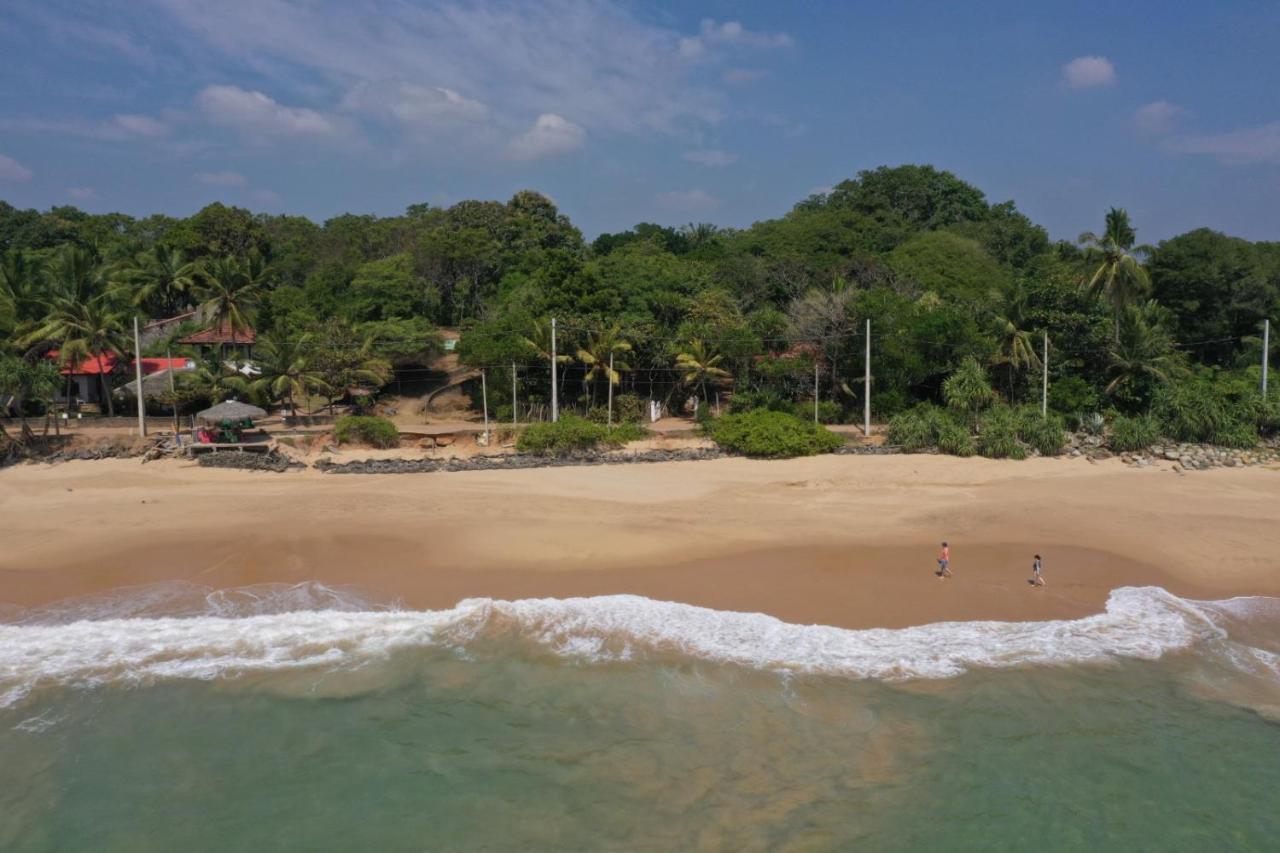 Sunchaser Beach Hotel Tangalle Exteriör bild
